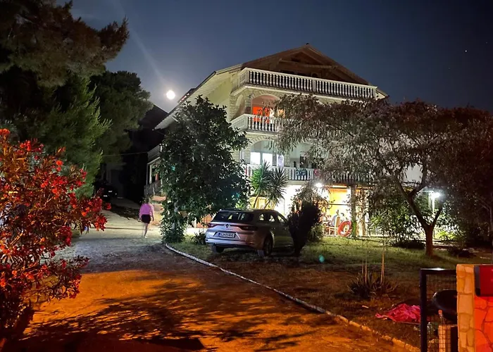 Villa Rosmarin - Family Friendly, Beachfront