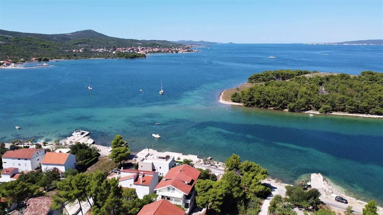 Rosmarin - Family Friendly, Beachfront * Pašman