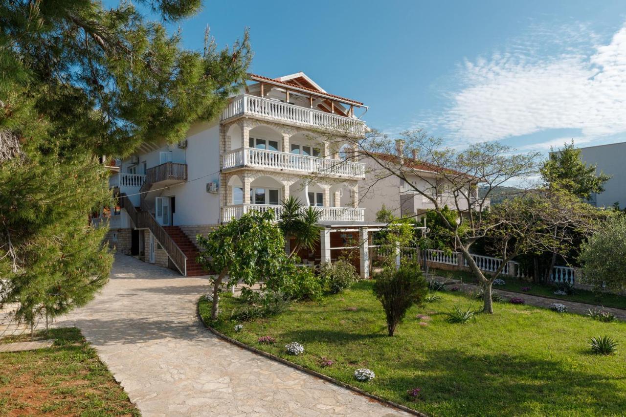 Appartement Rosmarin - Family Friendly, Beachfront