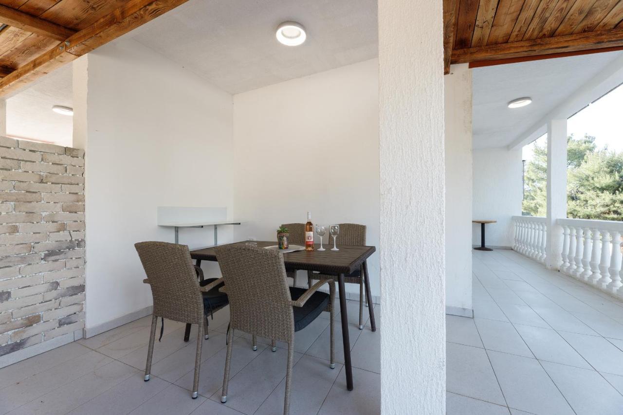 Rosmarin - Family Friendly, Beachfront Appartement