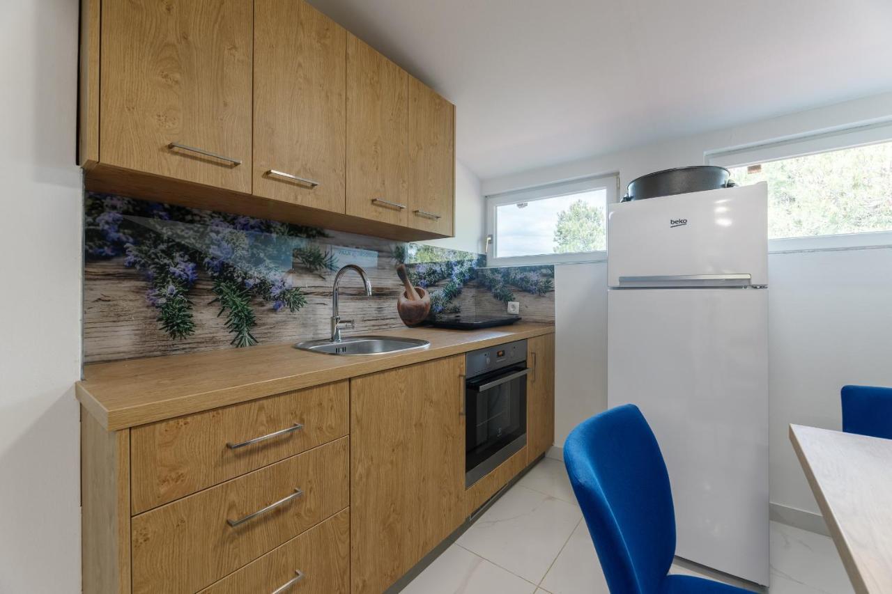 Rosmarin - Family Friendly, Beachfront Appartement
