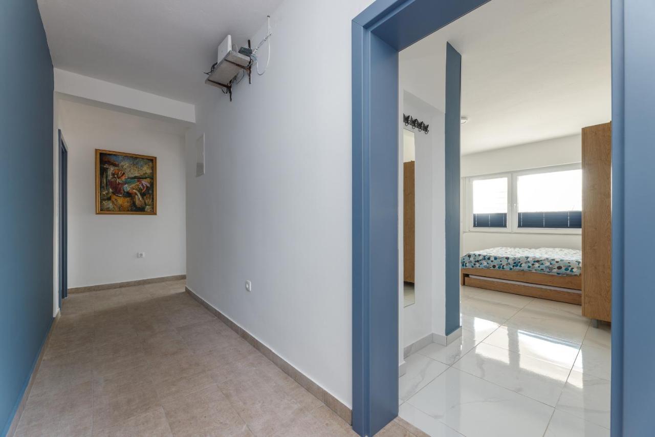 Rosmarin - Family Friendly, Beachfront Appartement