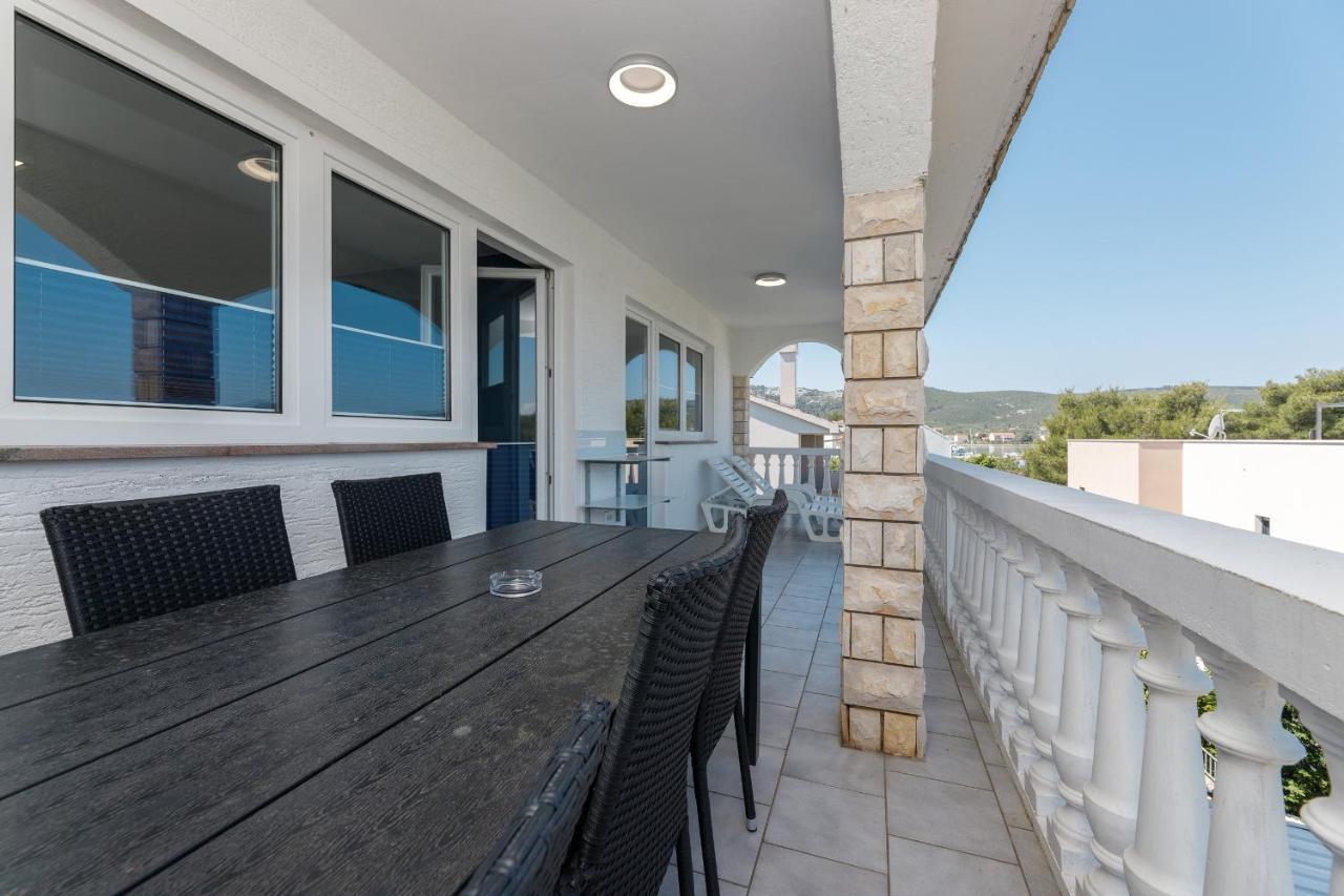 Rosmarin - Family Friendly, Beachfront *