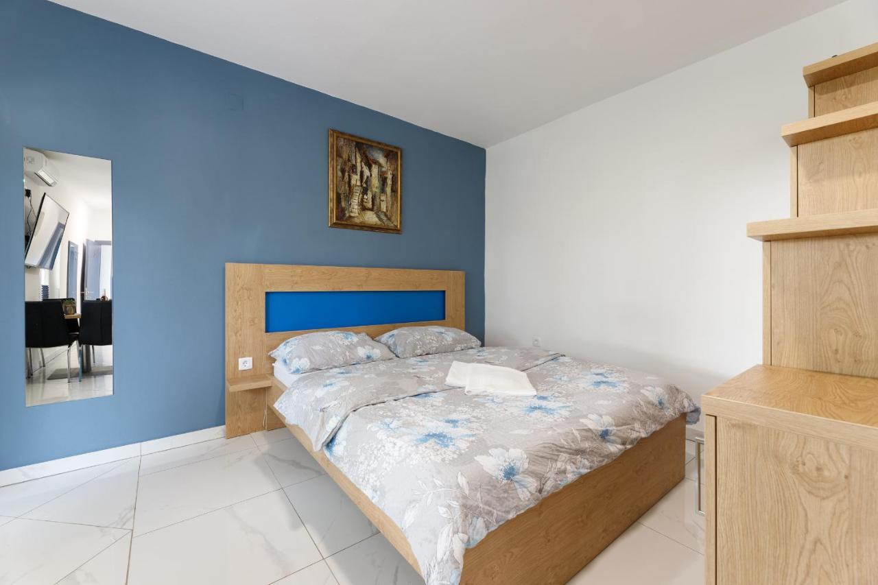 Rosmarin - Family Friendly, Beachfront * Pašman