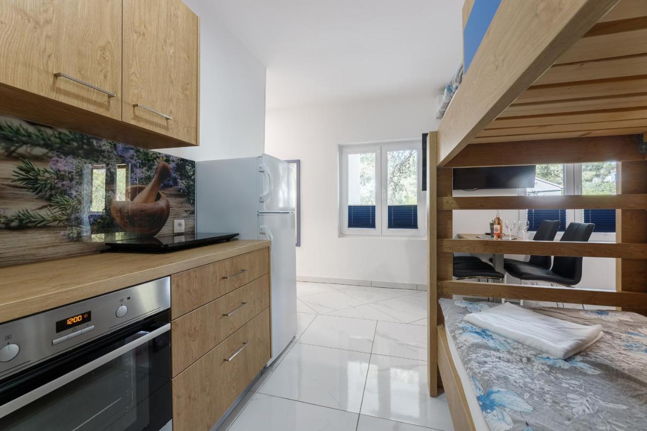 Rosmarin - Family Friendly, Beachfront Appartement