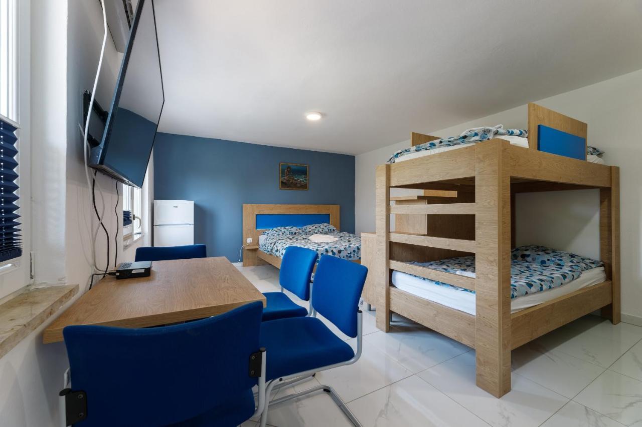 Rosmarin - Family Friendly, Beachfront