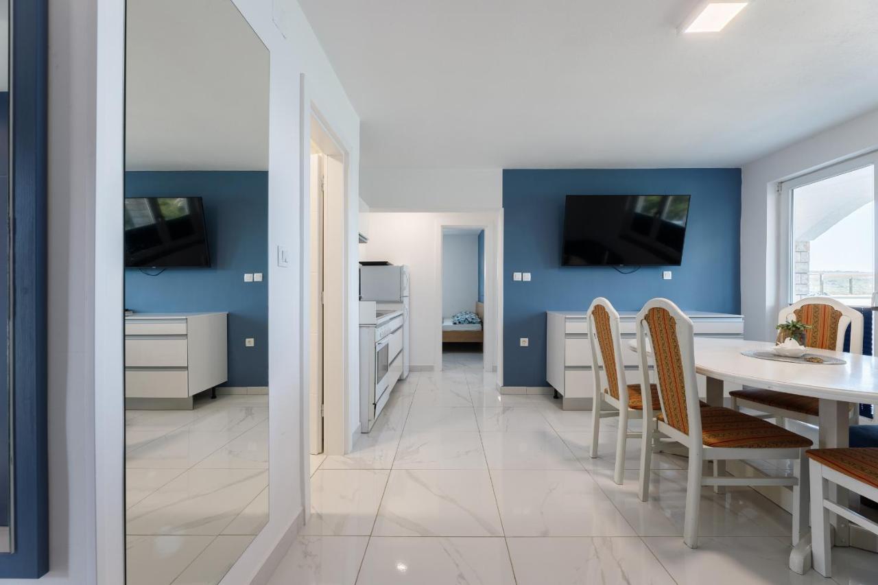 Rosmarin - Family Friendly, Beachfront Appartement