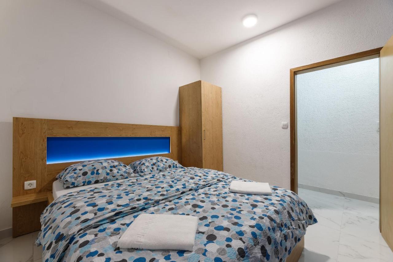 Appartement Rosmarin - Family Friendly, Beachfront Pašman