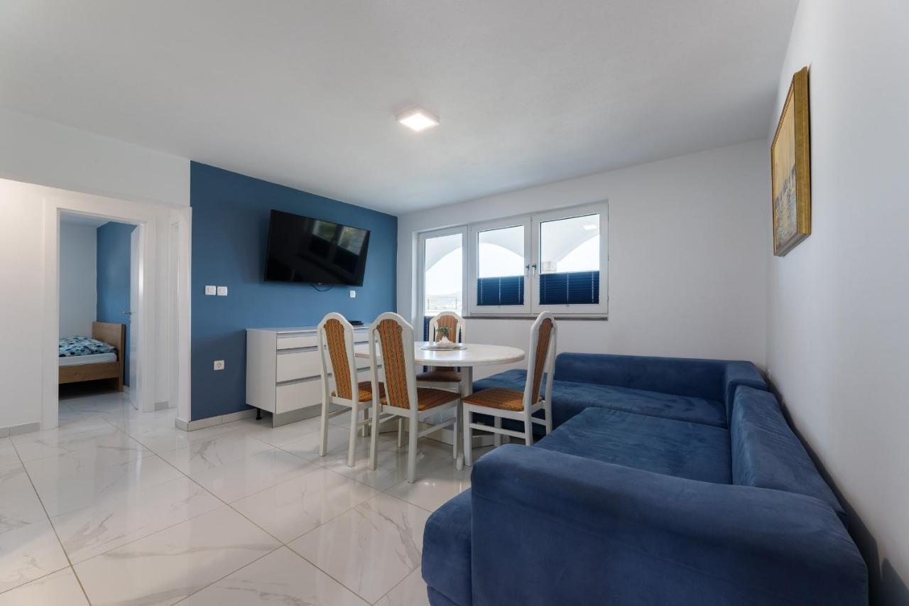 Rosmarin - Family Friendly, Beachfront * Pašman