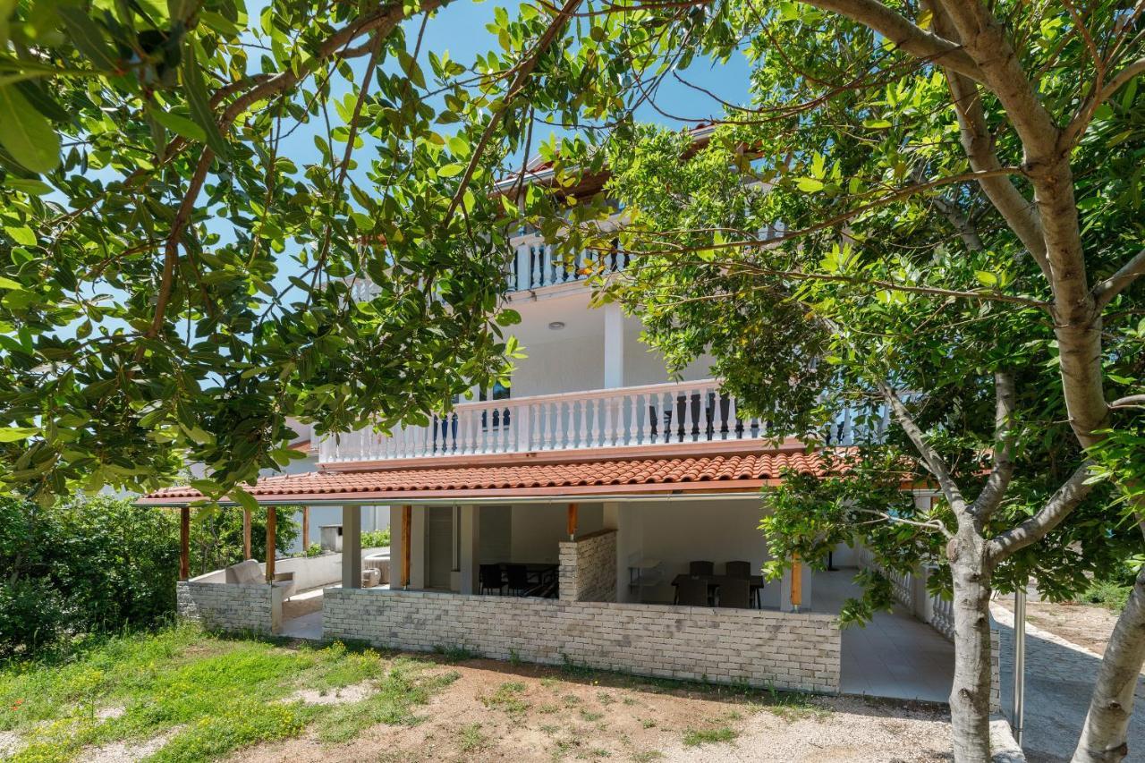 Rosmarin - Family Friendly, Beachfront Appartamento