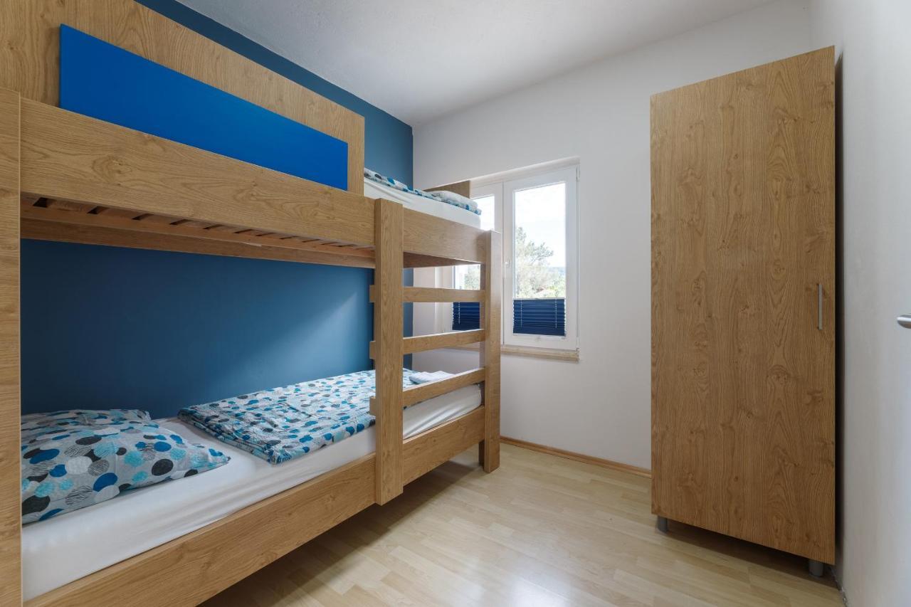 Appartamento Rosmarin - Family Friendly, Beachfront Pašman