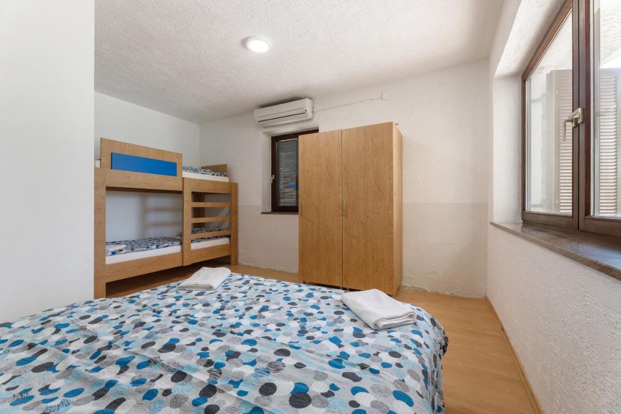 Rosmarin - Family Friendly, Beachfront Appartamento