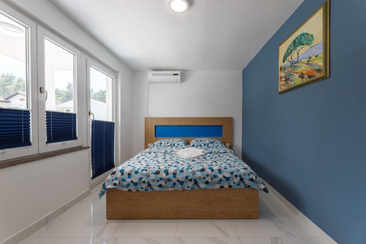 Appartamento Rosmarin - Family Friendly, Beachfront Pašman