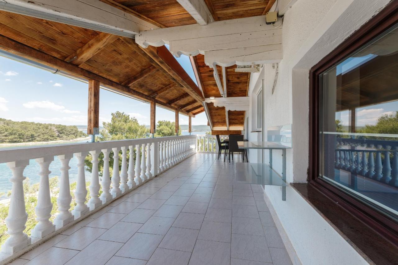 Rosmarin - Family Friendly, Beachfront * Pašman