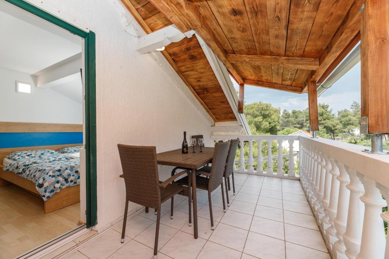 Rosmarin - Family Friendly, Beachfront